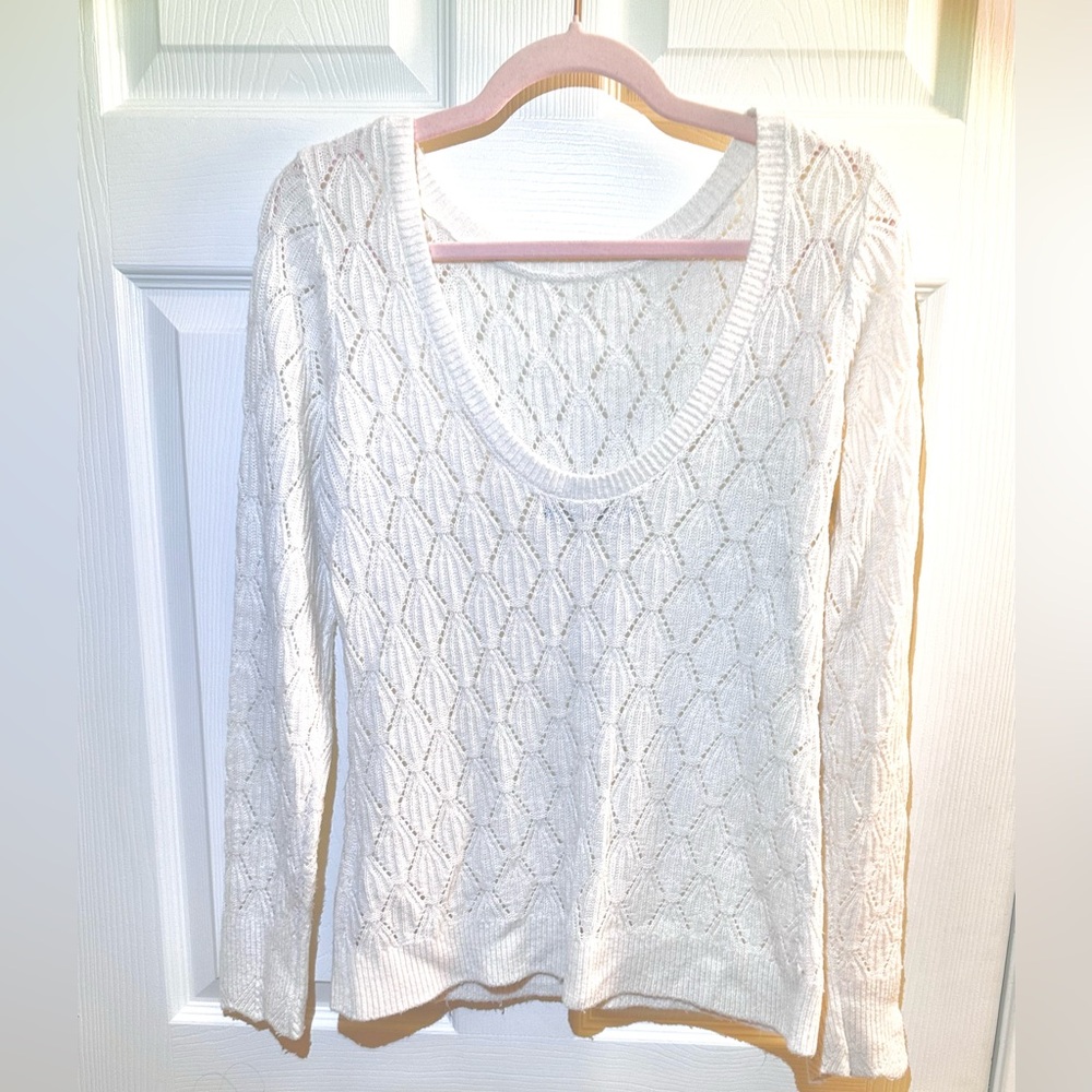 (Abercrombie & Fitch)  Fine Knit White Sweater, size L